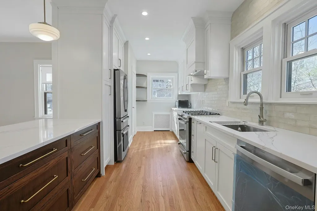 10 Robins Road New Rochelle NY 10801