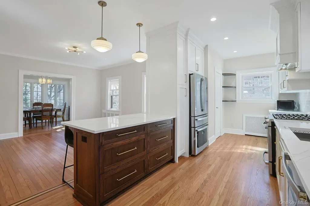 10 Robins Road New Rochelle NY 10801