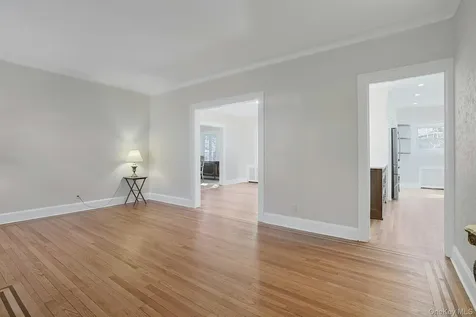 10 Robins Road New Rochelle NY 10801