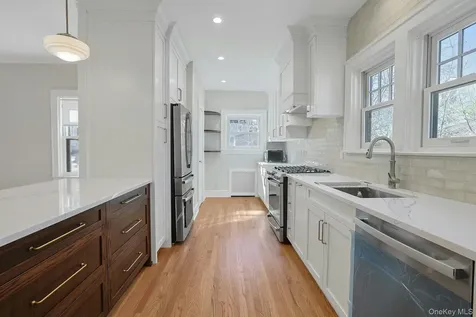 10 Robins Road New Rochelle NY 10801