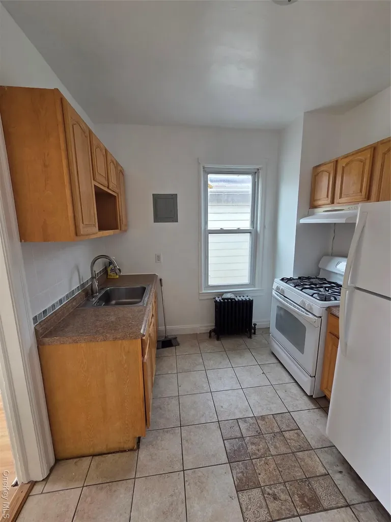 3561 Ropes Avenue Bronx NY 10475