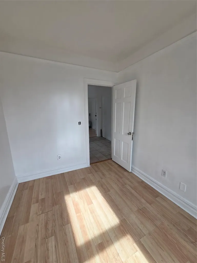 3561 Ropes Avenue Bronx NY 10475