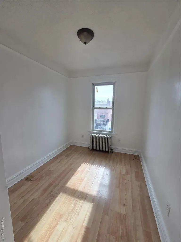 3561 Ropes Avenue Bronx NY 10475