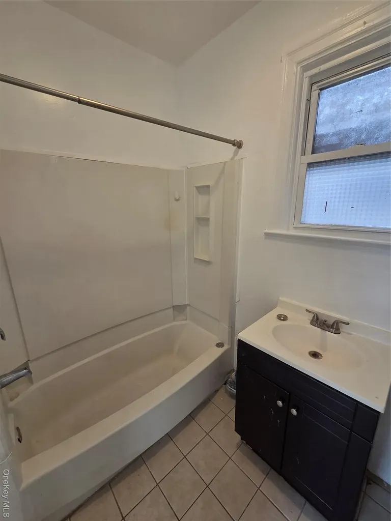3561 Ropes Avenue Bronx NY 10475