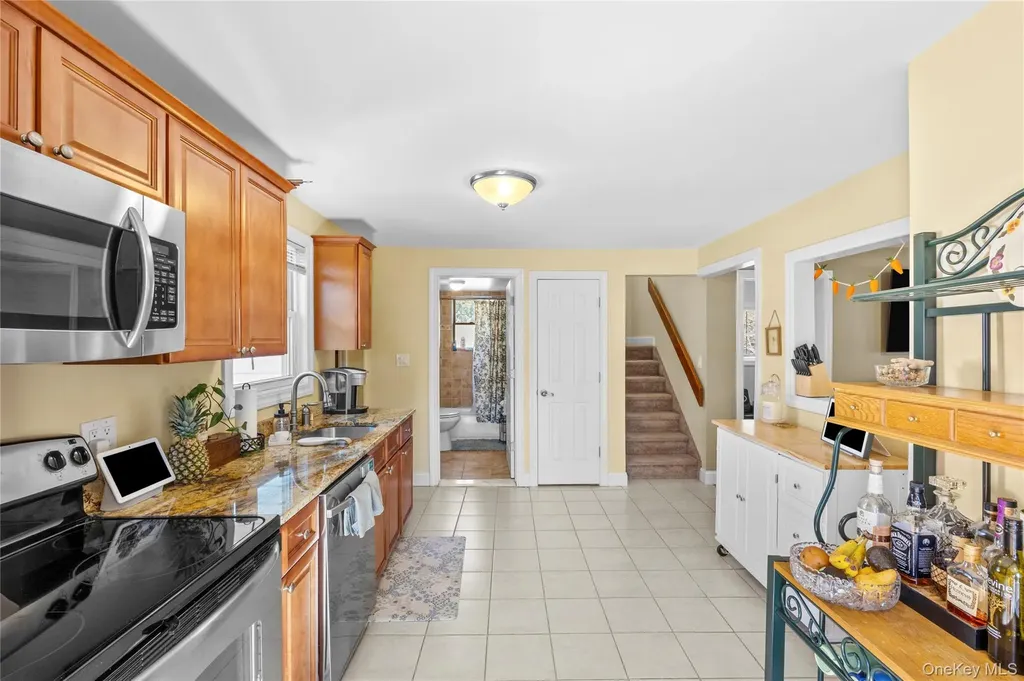 1534 12th Street West Babylon NY 11704