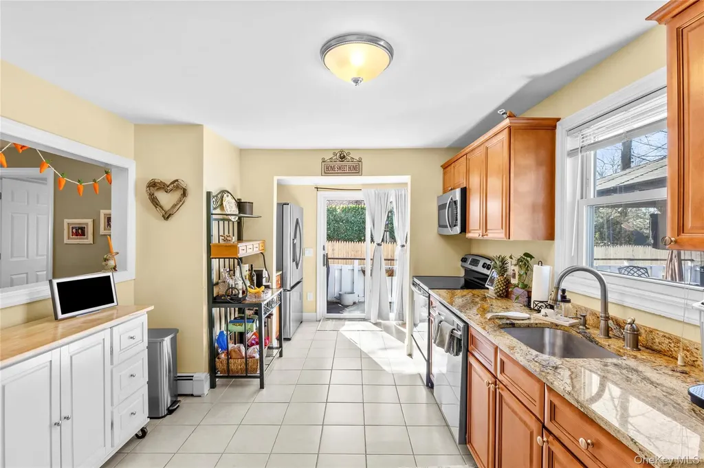 1534 12th Street West Babylon NY 11704