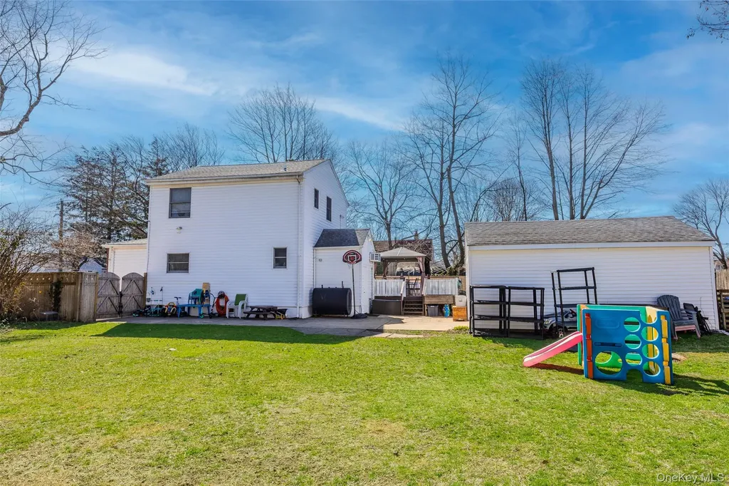 1534 12th Street West Babylon NY 11704
