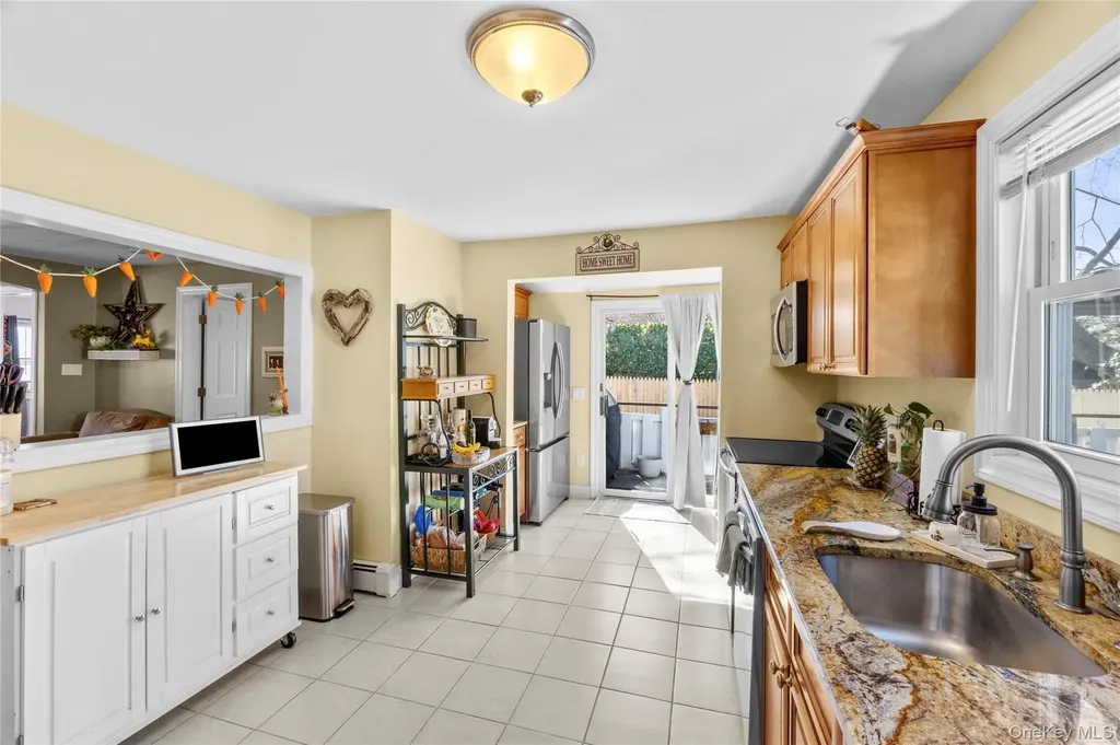 1534 12th Street West Babylon NY 11704