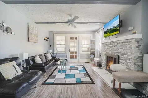 4 Crestwood Boulevard Poughkeepsie NY 12603