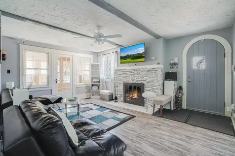4 Crestwood Boulevard Poughkeepsie NY 12603