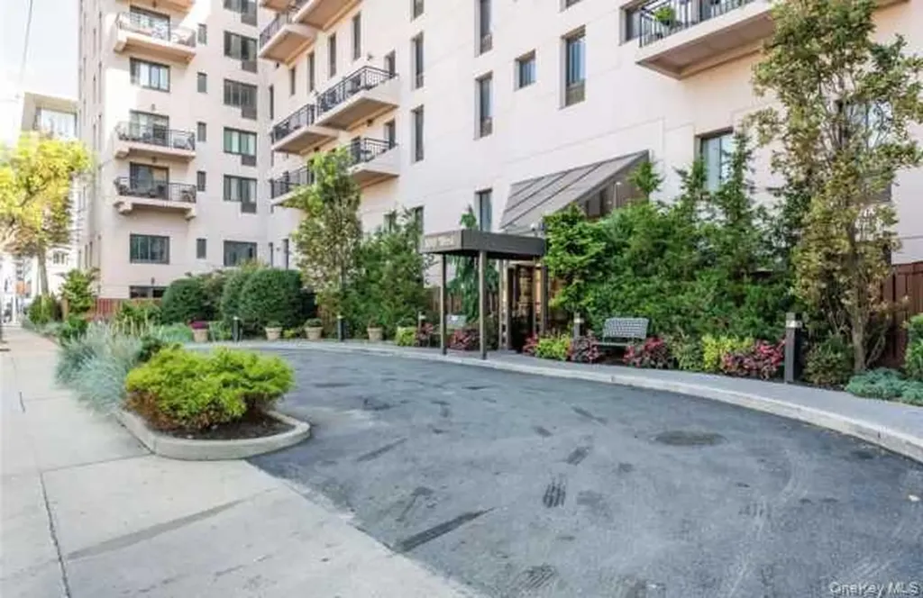 100 W Broadway Long Beach NY 11561