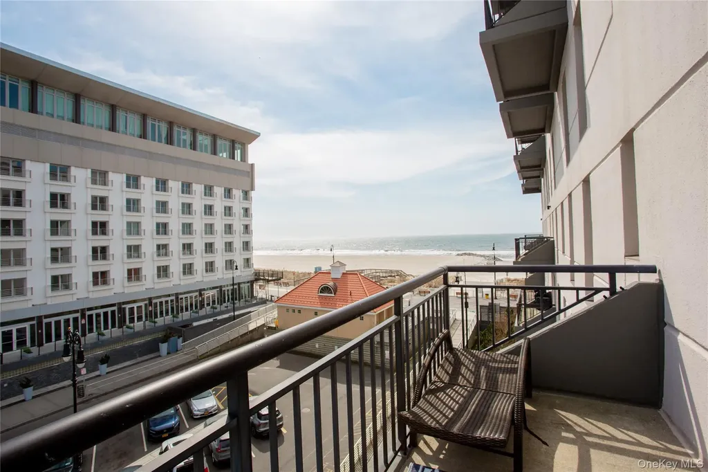 100 W Broadway Long Beach NY 11561