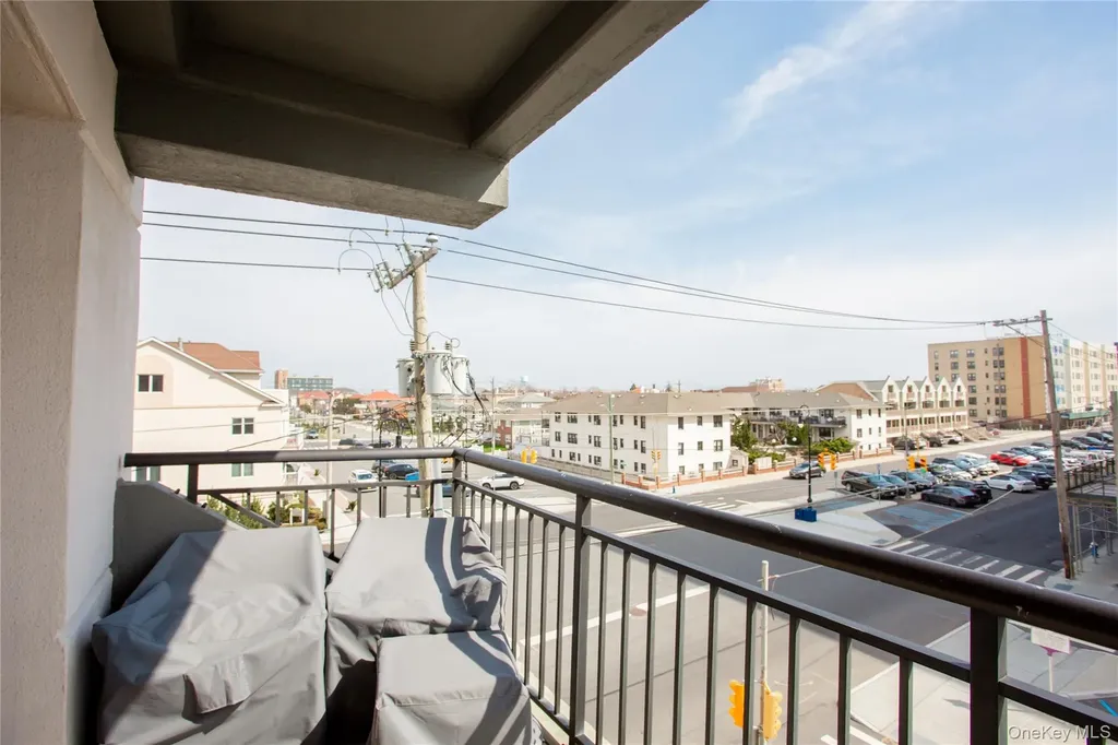100 W Broadway Long Beach NY 11561