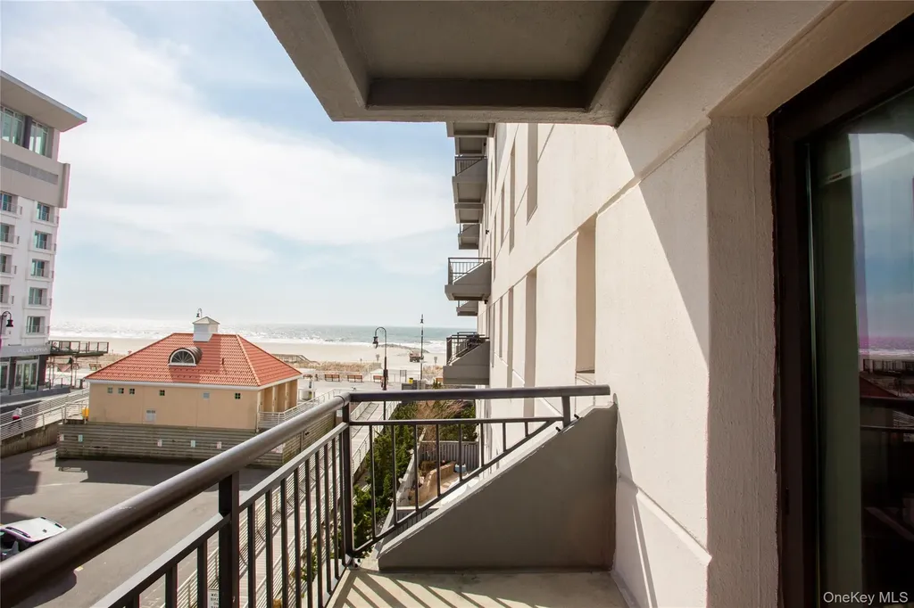 100 W Broadway Long Beach NY 11561