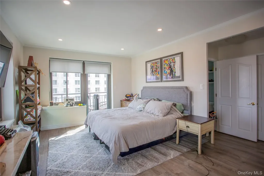 100 W Broadway Long Beach NY 11561