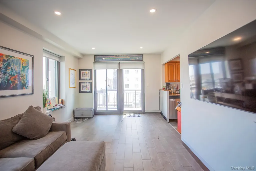 100 W Broadway Long Beach NY 11561