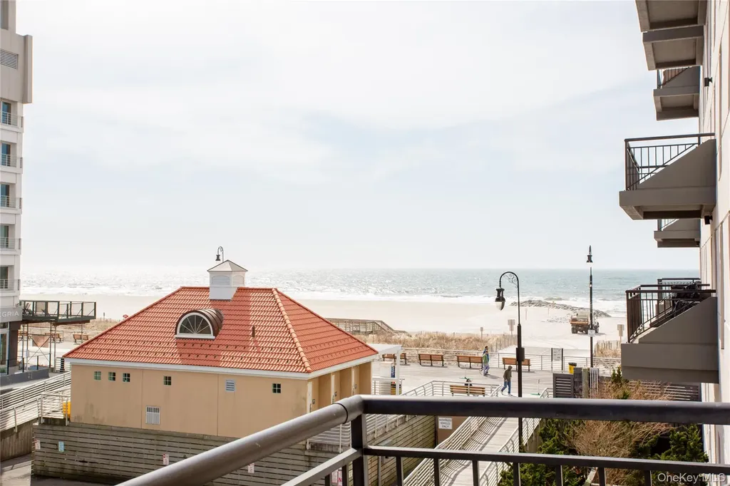 100 W Broadway Long Beach NY 11561