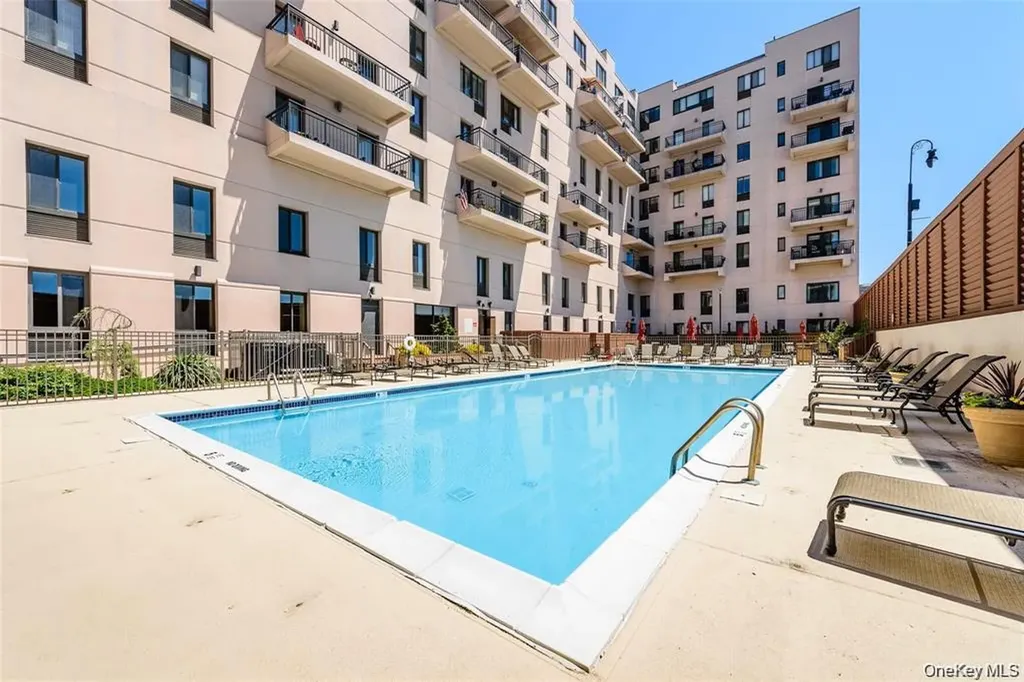 100 W Broadway Long Beach NY 11561