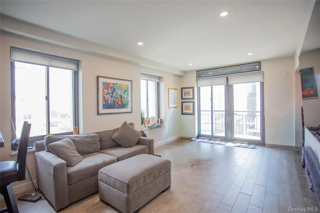 100 W Broadway Long Beach NY 11561