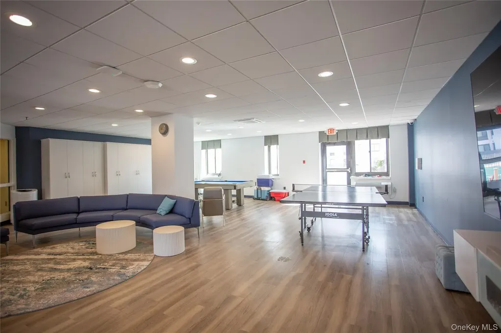 100 W Broadway Long Beach NY 11561