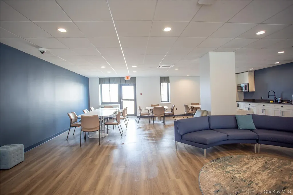 100 W Broadway Long Beach NY 11561
