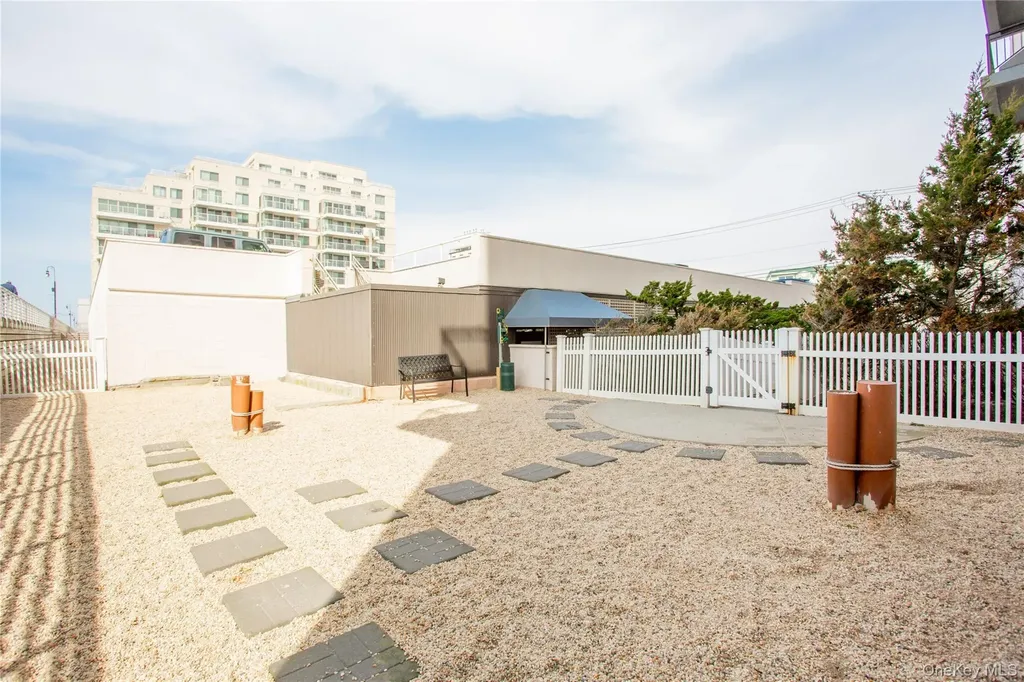 100 W Broadway Long Beach NY 11561