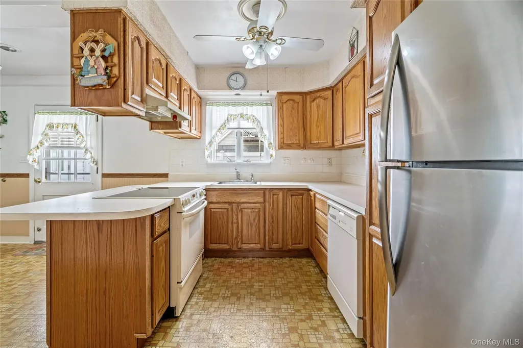 226 W 18th Street Deer Park NY 11729