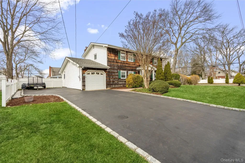 226 W 18th Street Deer Park NY 11729
