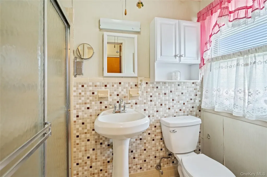 226 W 18th Street Deer Park NY 11729