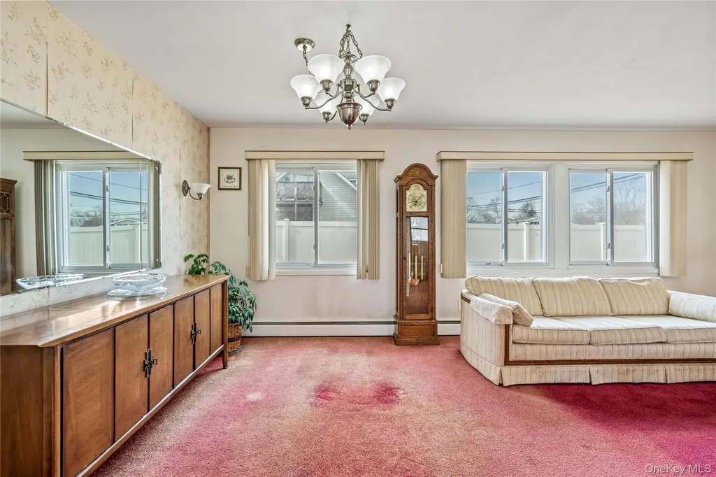 226 W 18th Street Deer Park NY 11729
