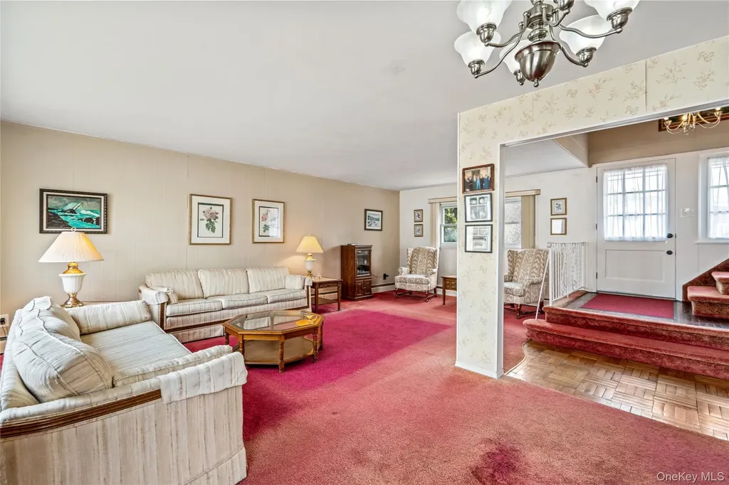 226 W 18th Street Deer Park NY 11729