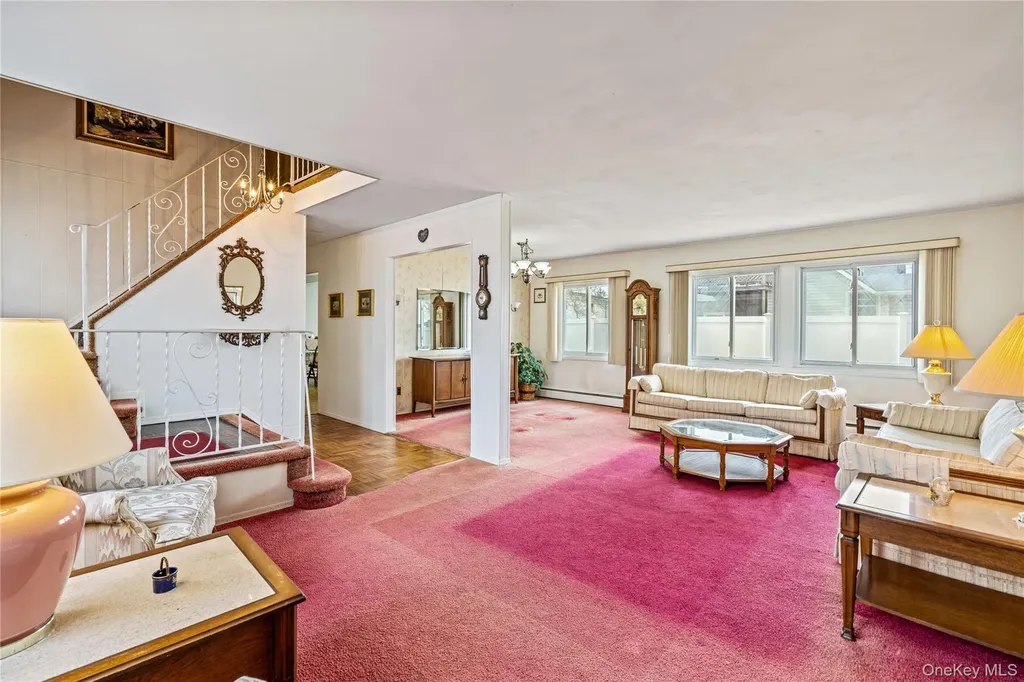 226 W 18th Street Deer Park NY 11729