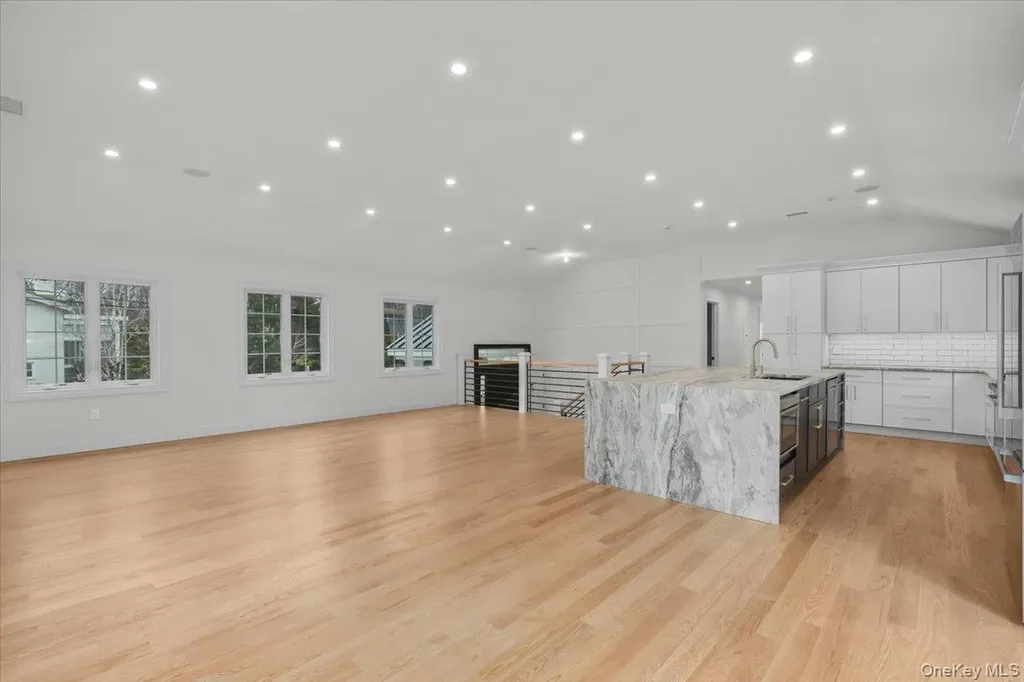 2 Willa Way Eastchester NY 10709
