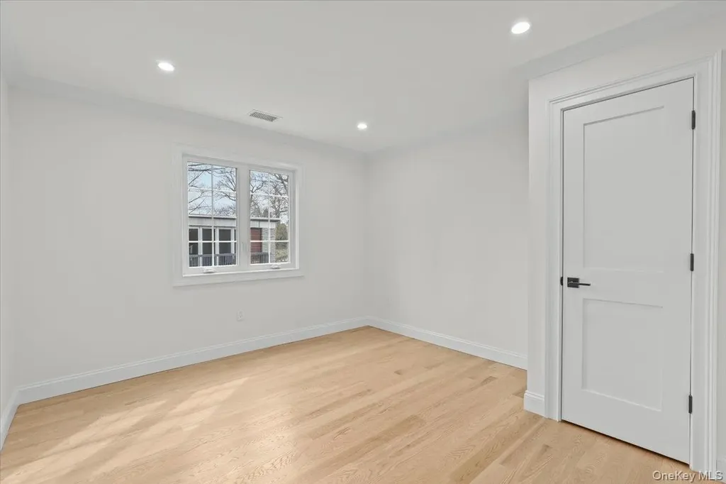 2 Willa Way Eastchester NY 10709