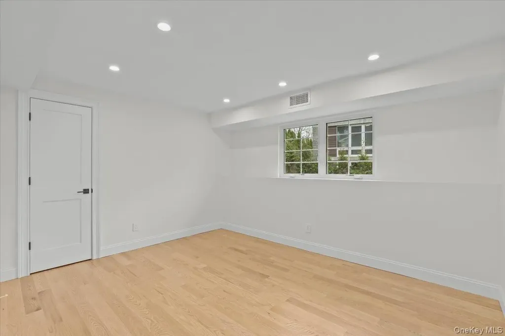 2 Willa Way Eastchester NY 10709