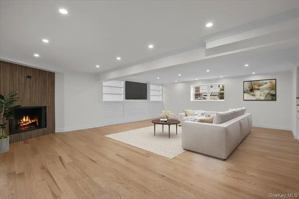 2 Willa Way Eastchester NY 10709
