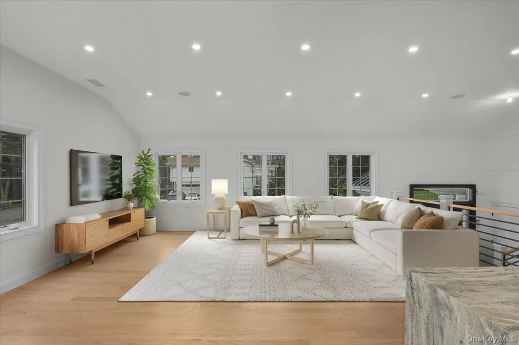 2 Willa Way Eastchester NY 10709