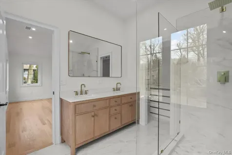 2 Willa Way Eastchester NY 10709