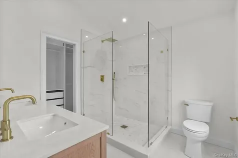 2 Willa Way Eastchester NY 10709