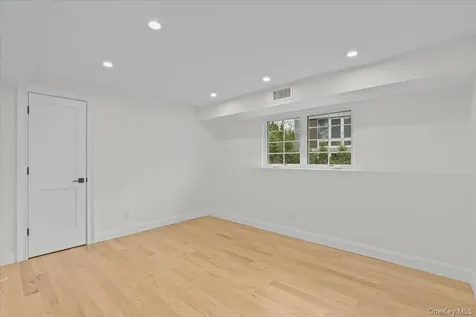 2 Willa Way Eastchester NY 10709