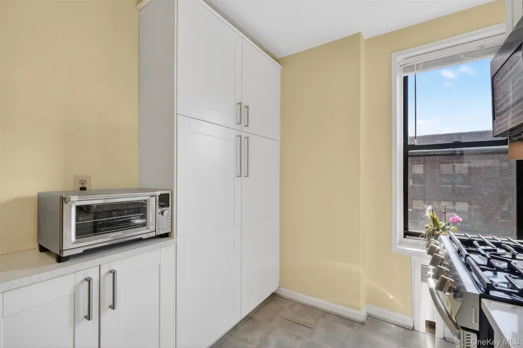 2 Windsor Terrace White Plains NY 10601