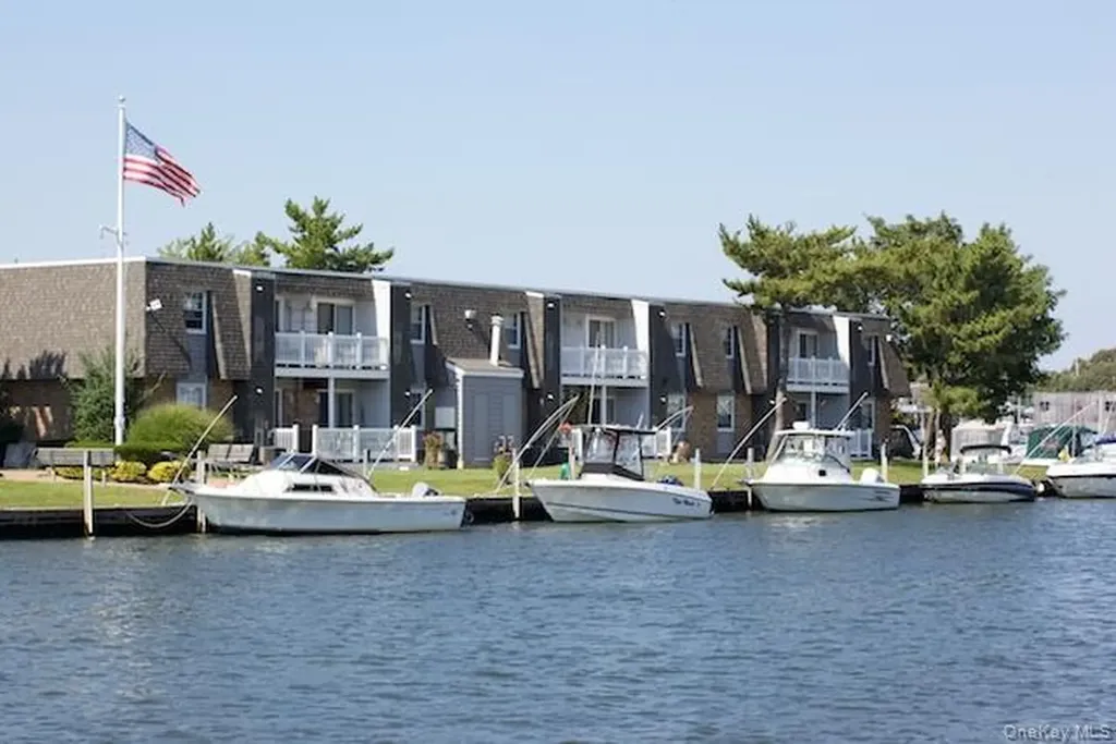 10 Mainsail Drive Patchogue NY 11772