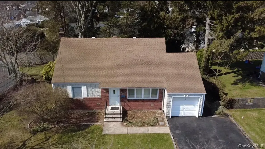 10 Wallace Drive Plainview NY 11803
