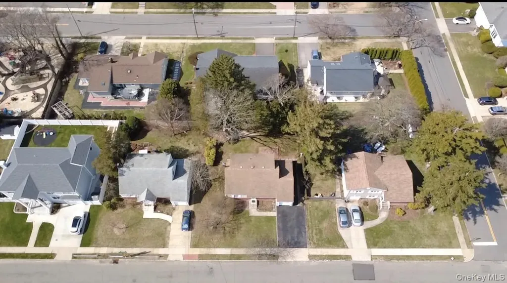 10 Wallace Drive Plainview NY 11803