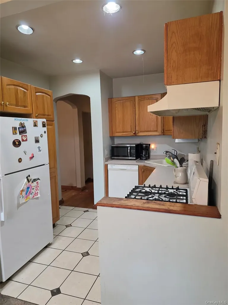 14208 56th Road Flushing NY 11355