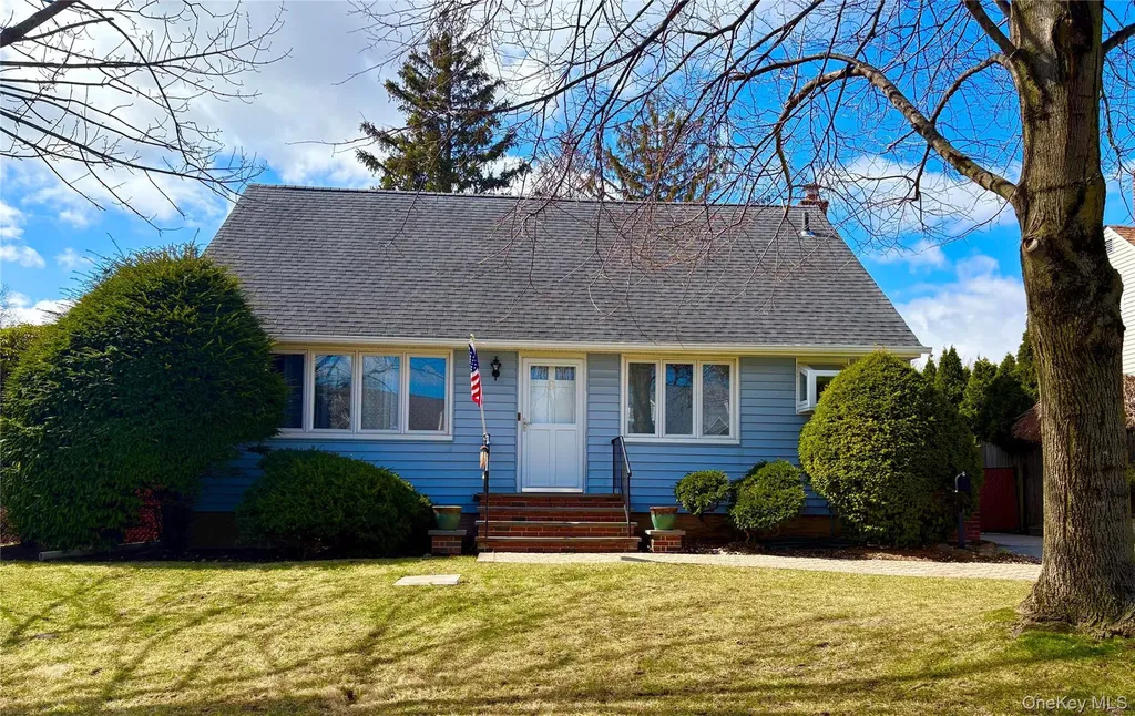 9 Northcote Road Westbury NY 11590