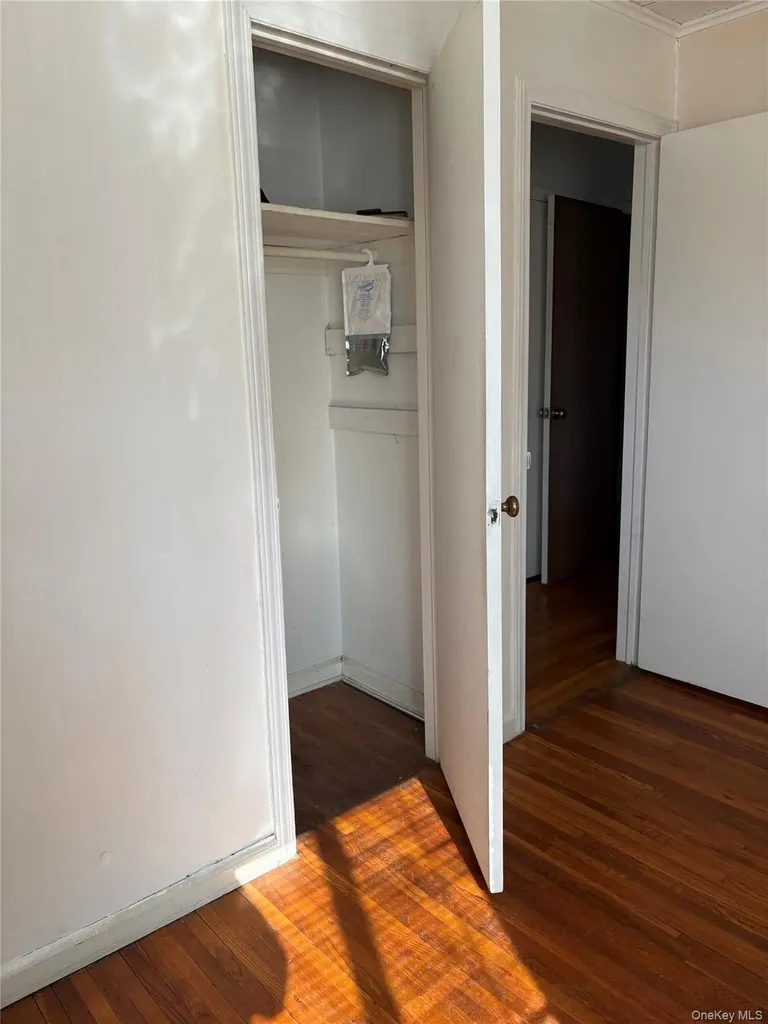 9 Northcote Road Westbury NY 11590