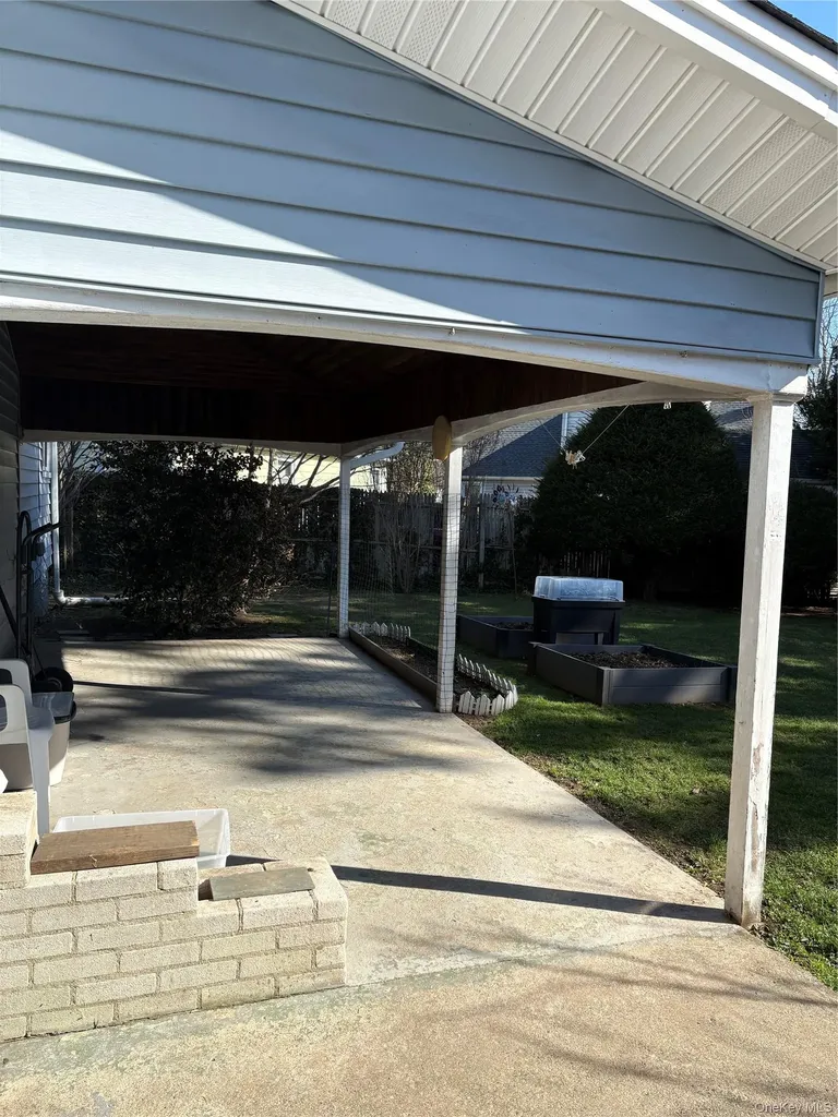9 Northcote Road Westbury NY 11590