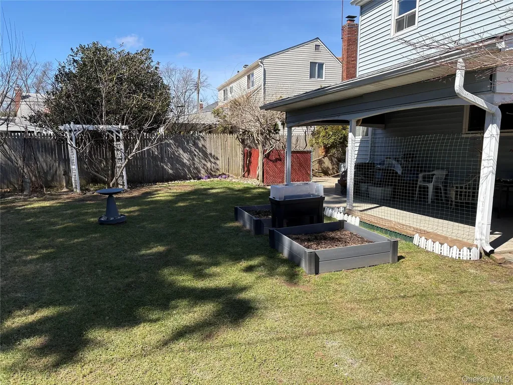 9 Northcote Road Westbury NY 11590