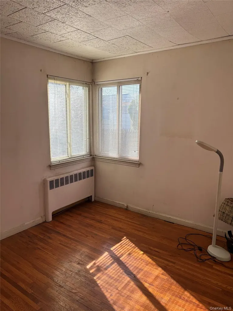 9 Northcote Road Westbury NY 11590
